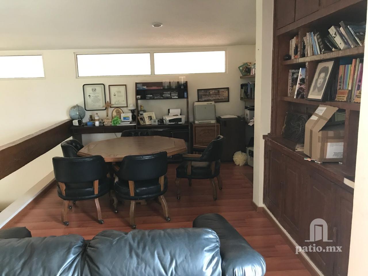 Frente al Club Campestre — casa de un nivel con doble altura, mezzanine y jardín — foto 8