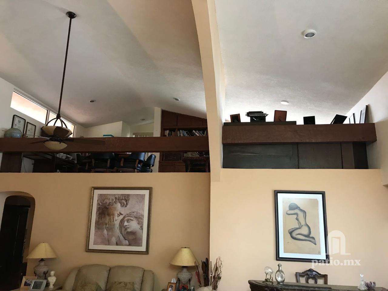 Frente al Club Campestre — casa de un nivel con doble altura, mezzanine y jardín — foto 10