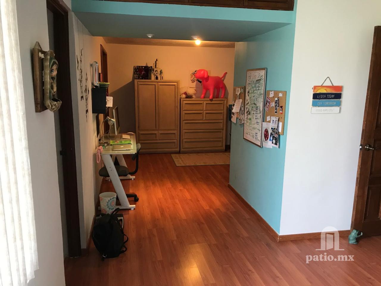 Frente al Club Campestre — casa de un nivel con doble altura, mezzanine y jardín — foto 16