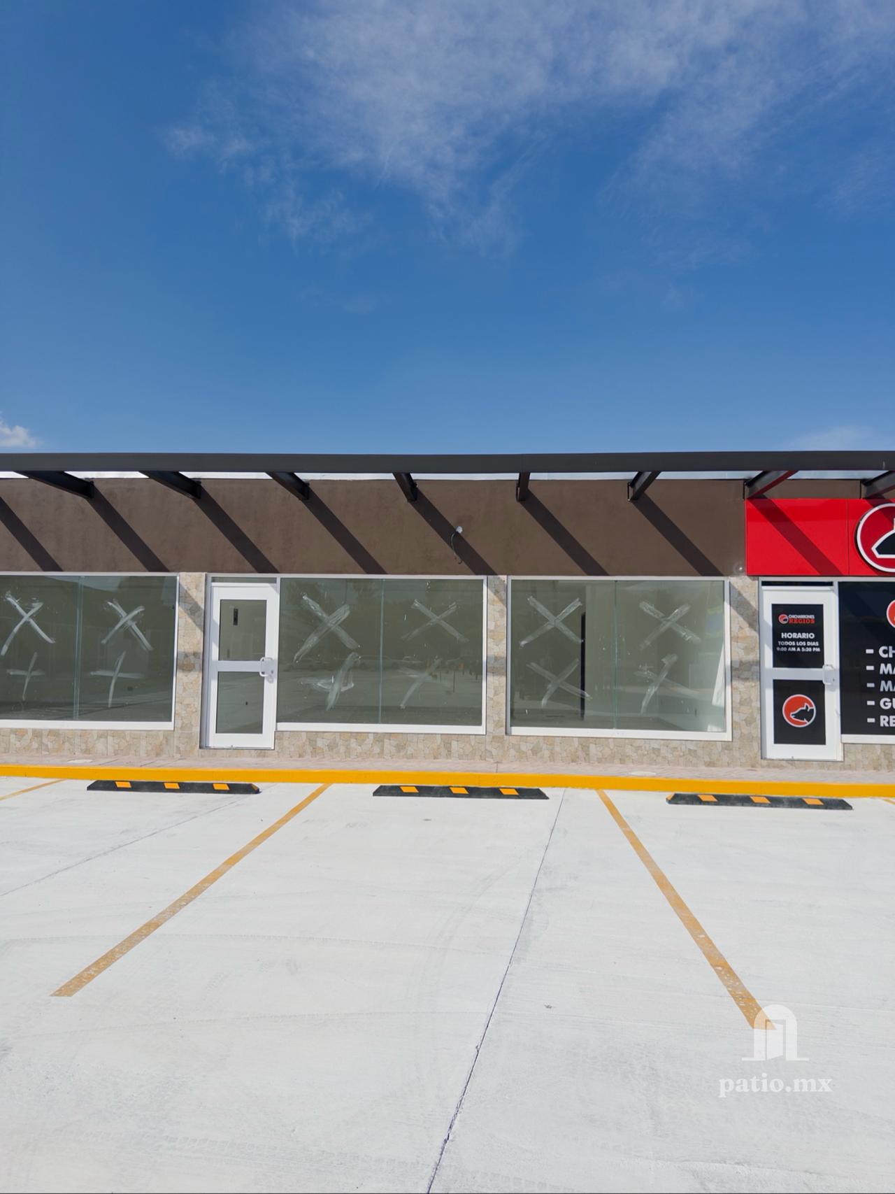 Local comercial de 52 m² en renta — Plaza NOVA (Local 8), Carr. Federal 85, Cd. Victoria