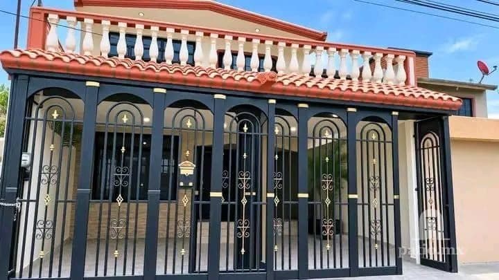 Casa con terraza en Las Flores