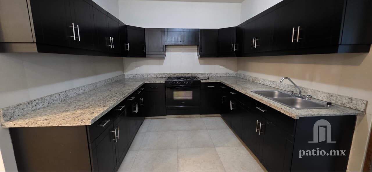 CASA EN FRACC LOS CRISTALES — foto 4