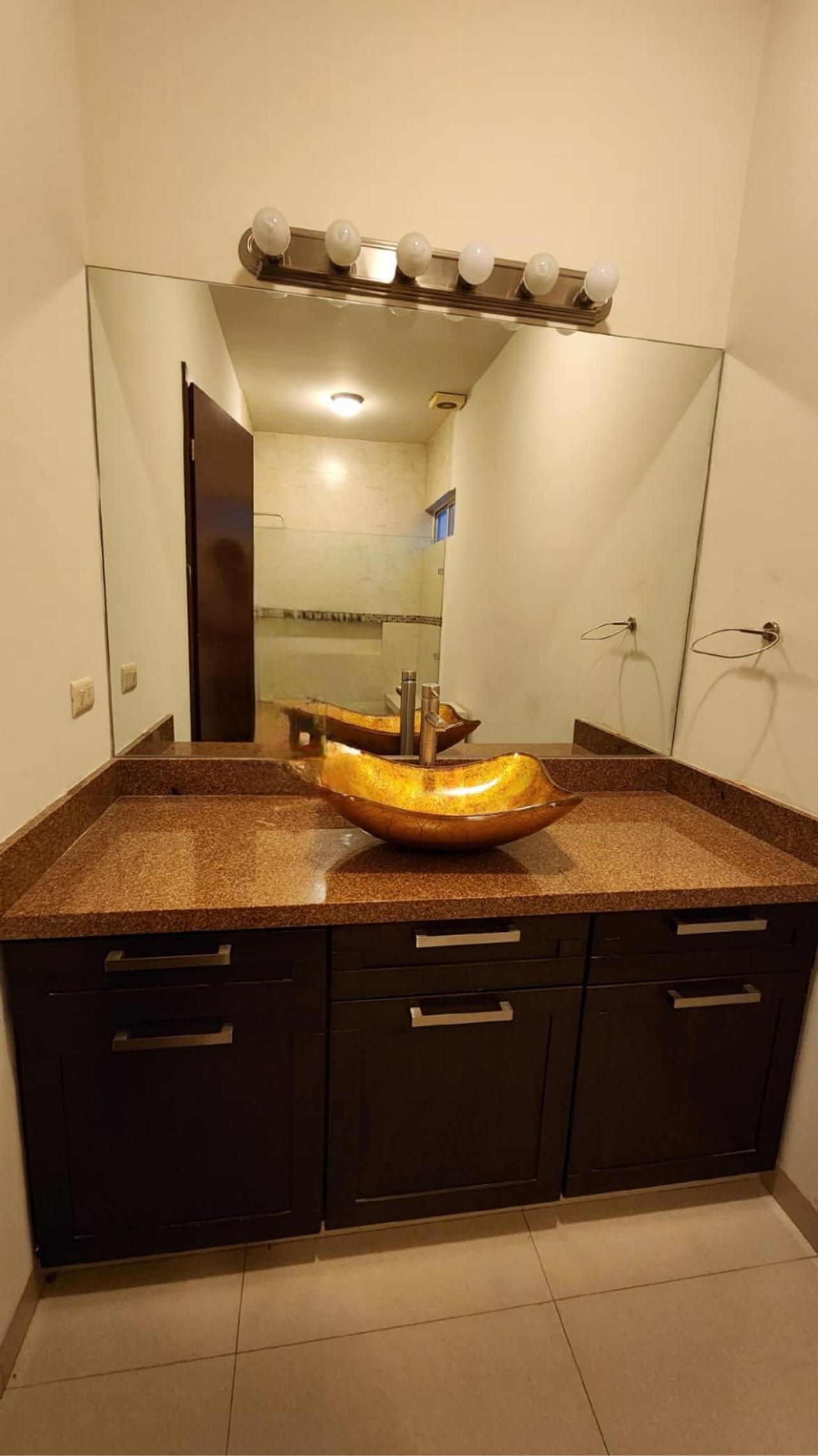 CASA EN FRACC LA SALLE — foto 11